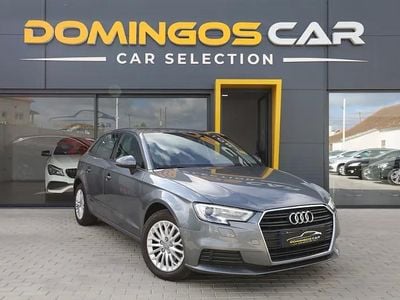 Usado Audi A3 Design 110 HP (80 kW) 2017 Cinza Sedan