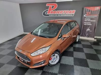 Bordeaux Usado 2013 Ford Fiesta Titanium Citadino | € 9.900 (Preço elevado)