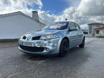 Cinzento Usado 2004 Renault Mégane II R.S. Citadino | € 16.800