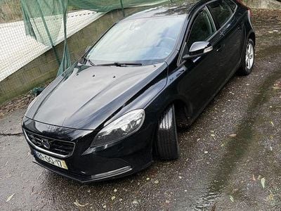 Usado 2014 Volvo V40 Sedan | € 10.500 (Preço justo)