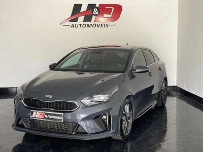 Usado Kia ProCeed 120 HP (88 kW) 2022 Cinzento Citadino