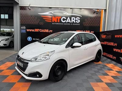 Branco Usado 2017 Peugeot 208 Premium Citadino | € 11.750 (Preço justo)