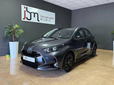 Cinza escuro Usado 2022 Toyota Yaris Hybrid Comfort | € 16.990 (Preço justo)