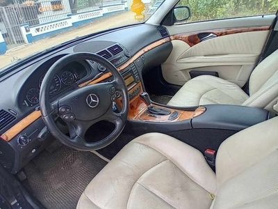 Mercedes E320