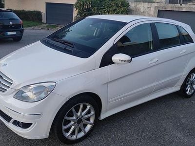 Mercedes B180