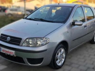 Usado Fiat Punto 60 HP (44 kW) 2004 Cinzento Citadino