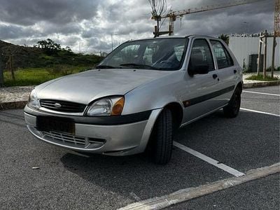 Usado 2000 Ford Fiesta Sedan | € 1.500