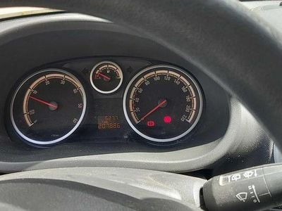 Usado Opel Corsa Enjoy 70 HP (51 kW) 2013 Sedan