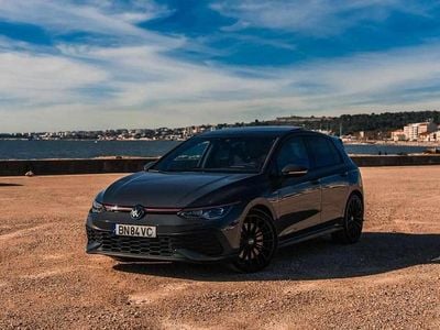 Cinzento Usado 2024 VW Golf VIII | € 59.650