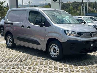 Cinzento Usado 2024 Citroën Berlingo Monovolume | € 20.500