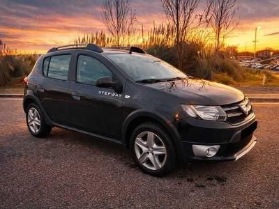 Usado Dacia Sandero Stepway 90 HP (66 kW) 2013 Sedan