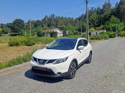 Usado Nissan Qashqai Premium Edition 110 HP (80 kW) 2017 Branco SUV