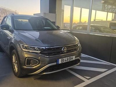 Cinza Usado 2024 VW T-Roc Life SUV | € 28.990 (Preço elevado)