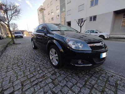 Usado Opel Astra 125 HP (91 kW) 2008 Preto Citadino