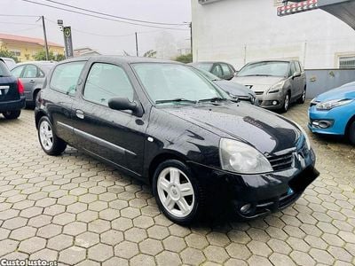 Preto Usado 2006 Renault Clio II Dynamique | € 3.490 (Preço justo)