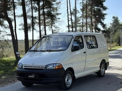 Usado Toyota HiAce 79 HP (58 kW) 1997 Branco Monovolume