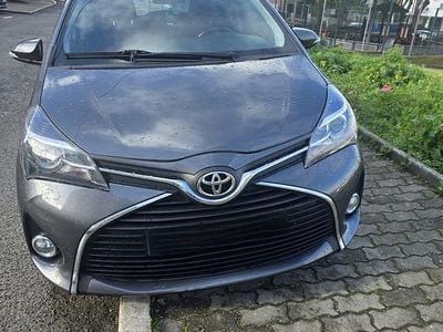 Usado Toyota Yaris Comfort 90 HP (66 kW) 2016 Sedan