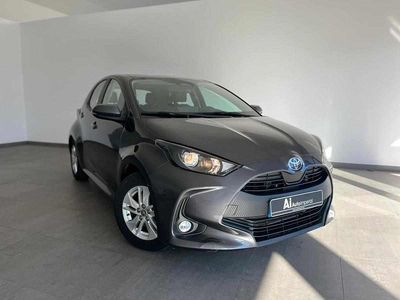 Cinzento Usado 2024 Toyota Yaris | € 25.150 (Preço justo)