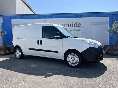 Branco Usado 2017 Opel Combo Monovolume | € 11.000