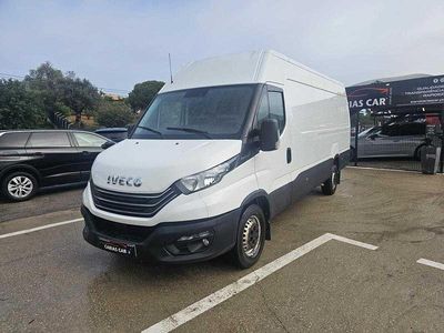 Usado Iveco Daily 136 HP (100 kW) 2022 Branco Sedan