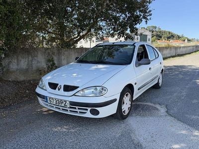 Usado 2000 Renault Mégane Sedan | € 1.499 (Preço justo)