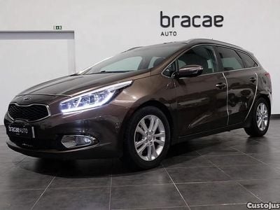 Usado Kia Ceed Sportswagon 128 HP (94 kW) 2013 Castanho Carrinha