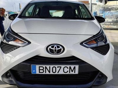 Usado Toyota Aygo 72 HP (52 kW) 2021 Branco Citadino