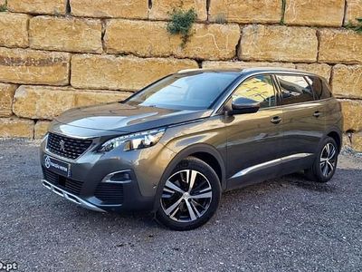 Usado Peugeot 5008 Allure 130 HP (95 kW) 2020 Verde Monovolume