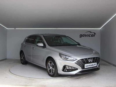 Usado Hyundai i30 120 HP (88 kW) 2023 Cinzento Citadino