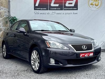Cinza Usado 2009 Lexus IS220d Executive Line Sedan | € 6.490