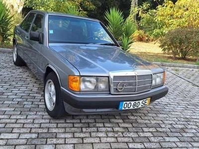 Cinzento Usado 1989 Mercedes 190 Sedan | € 10.000