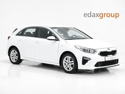 Usado Kia Ceed 120 HP (88 kW) 2021 Branco Citadino