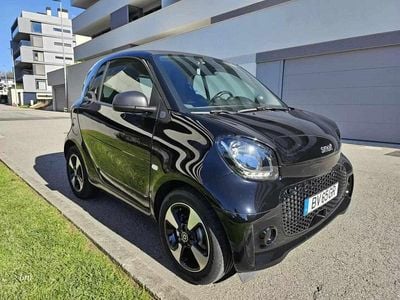 Preto Usado 2021 Smart ForTwo Electric Drive Passion Citadino | € 12.750 (Preço justo)