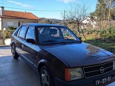 Usado Opel Kadett S 75 HP (55 kW) 1981 Outra Carrinha