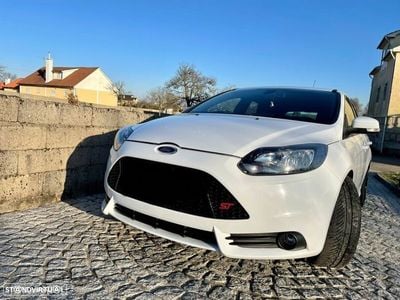 usado Ford Focus 2.0i ST