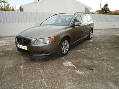 Usado 2010 Volvo V70 Momentum Carrinha | € 6.250