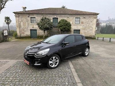 Usado Renault Clio IV 100 HP (73 kW) 2017 Preto