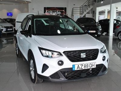 Branco Usado 2023 Seat Arona Style SUV | € 17.820 (Preço justo)