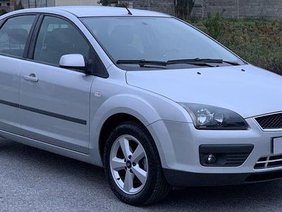 Usado 2005 Ford Focus Sedan | € 4.299 (Caro)