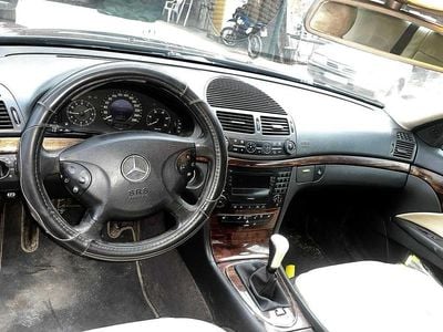 Usado 2002 Mercedes E220 Sedan | € 6.500