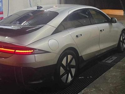 Cinzento Usado 2023 Hyundai Ioniq 6 Sedan | € 35.000