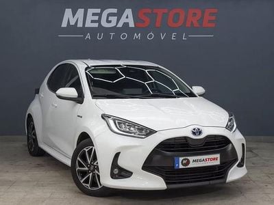 Usado Toyota Yaris Hybrid 115 HP (84 kW) 2021 Branco