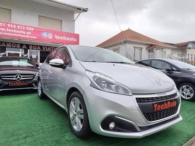 Usado Peugeot 208 82 HP (60 kW) 2017 Cinzento Citadino