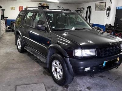Usado Opel Frontera 116 HP (85 kW) 2000 Preto SUV