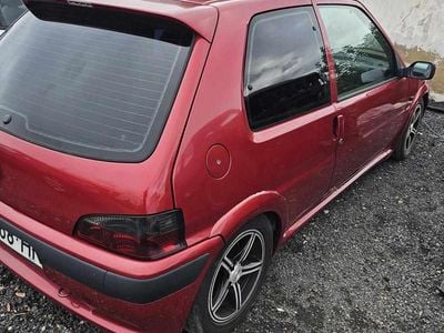 Usado Peugeot 106 118 HP (86 kW) 1996 Vermelho Citadino