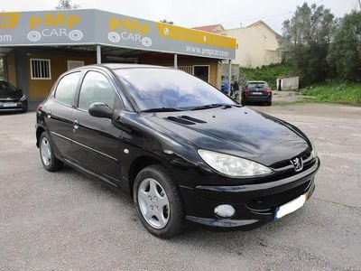 Usado Peugeot 206 110 HP (80 kW) 2004 Preto Sedan
