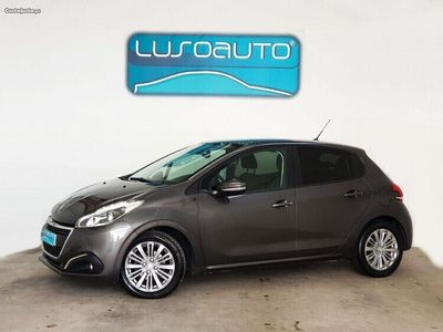 usado Peugeot 208 1.2 PureTech Signature EAT6