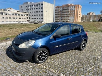 usado Renault Clio R 1.4 com A/C Ano 2005