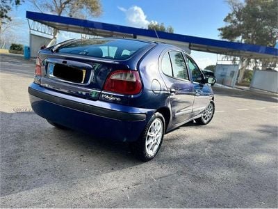 Usado 2002 Renault Mégane II Sedan | € 1.350 (Bom preço)