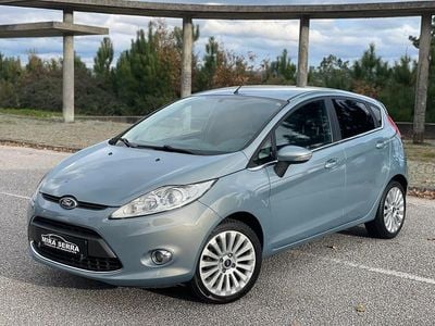 Cinza Usado 2010 Ford Fiesta Titanium Citadino | € 9.990 (Caro)